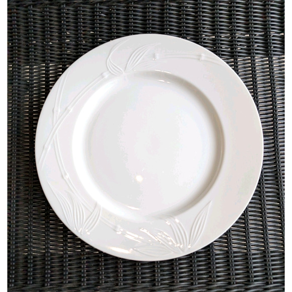 Set of Two Mikasa Fine China Bamboo White Studio Nova Serving Plates 12" - Picture 3 of 3